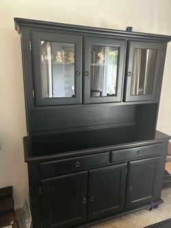 Black hutch