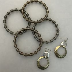 2 Silver and 2 Gold/Bronze Stretch Bangles and Silver and Gold/Bronze Earrings.