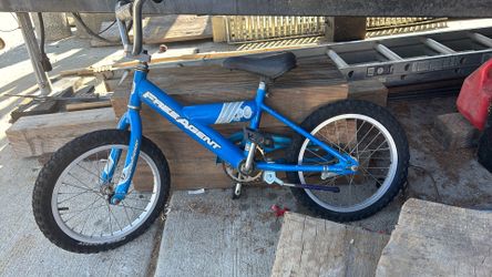 free agent. kid bike