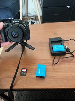 Canon r100 Mirrorless Camera with Accessories