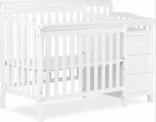 Dream On Me Jayden 4‑in‑1 Mini Convertible Baby Crib & Changer with Storage in White