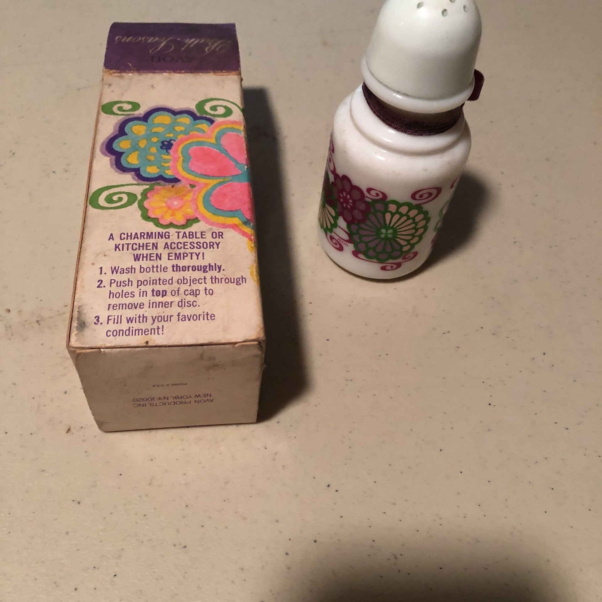 Avon Empty kitchen accessory