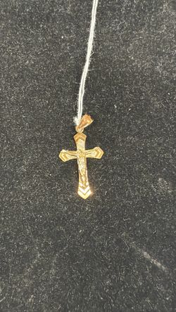 Small cross pendent 10k 1.4 grams