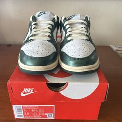 Nike Dunk Low Vintage Green 