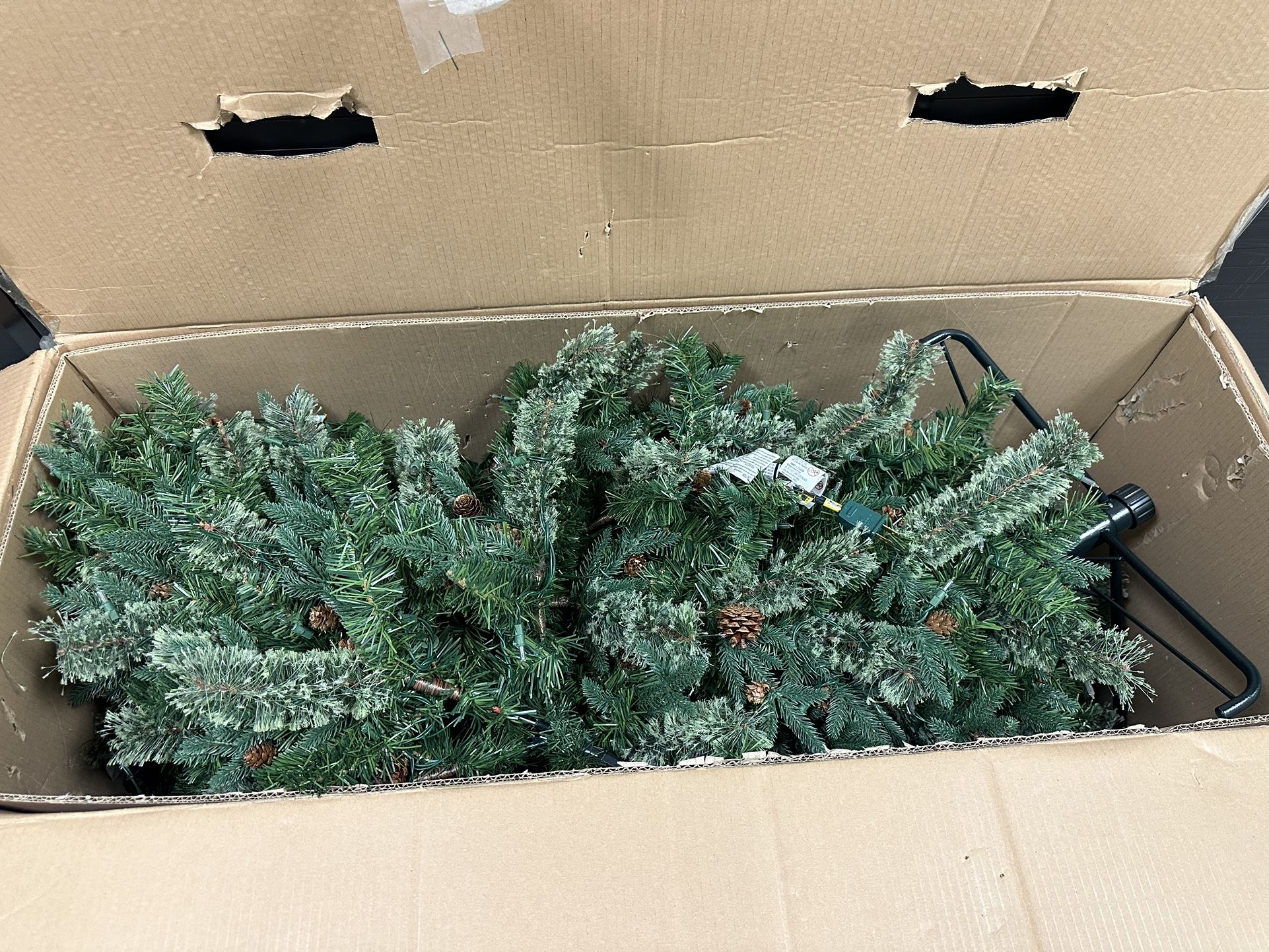 Christmas Tree With Decorations for Sale in Modesto, CA OfferUp