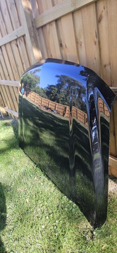 Oem 2015 To 2020 Chevy Tahoe Suburban Hood Has Hail Damage See Picture 