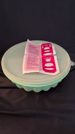 Vintage Tupperware Salad Mold