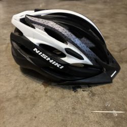 Bicycle helmet