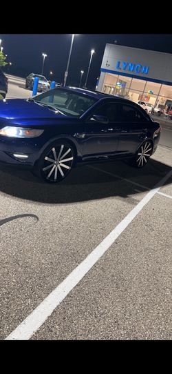 2011 Ford Taurus SEL