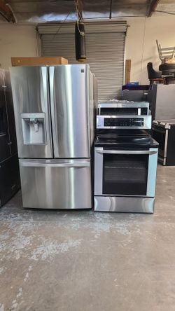 Refrigerator Kenmore French Door,  Stove Electric And Microwave In Stainless Steel Combo Delevery