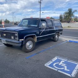 1987 Chevrolet R20 Suburban