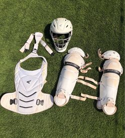 Jen Schro catchers gear Fastpitch softball