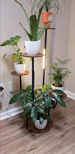 Grow light with plant stand