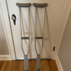 Crutches 5’2-5’10” Adjustable 