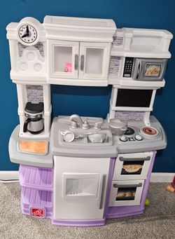 Pretend play kitchen