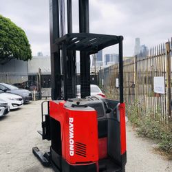 Electric Forklift Reach
