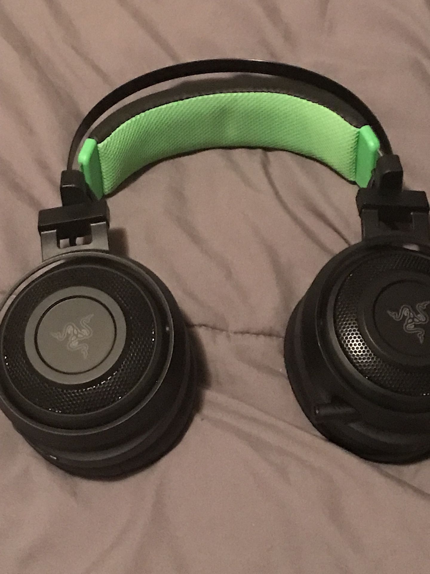 Headphones Haptic Feedback