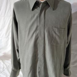 Mens Von Heusen Dress Shirt w/Hidden Bottons