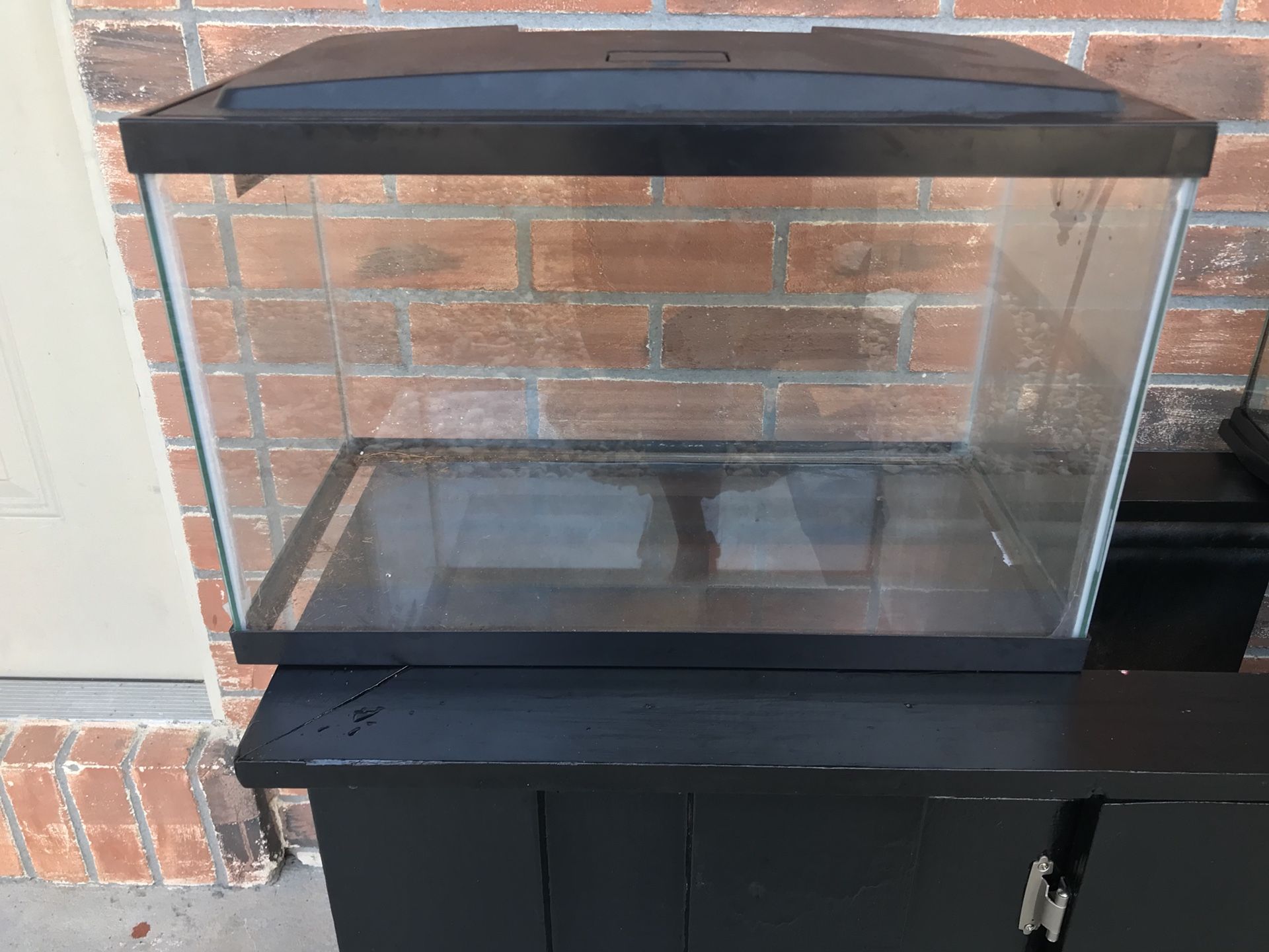 10 gallon tank with lid and LED lights