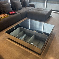 Pandia Coffee Table (artefacto)