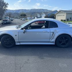 Ford Mustang V6 Coupe