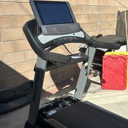 Nordic track Commercial 2950 Treadmill