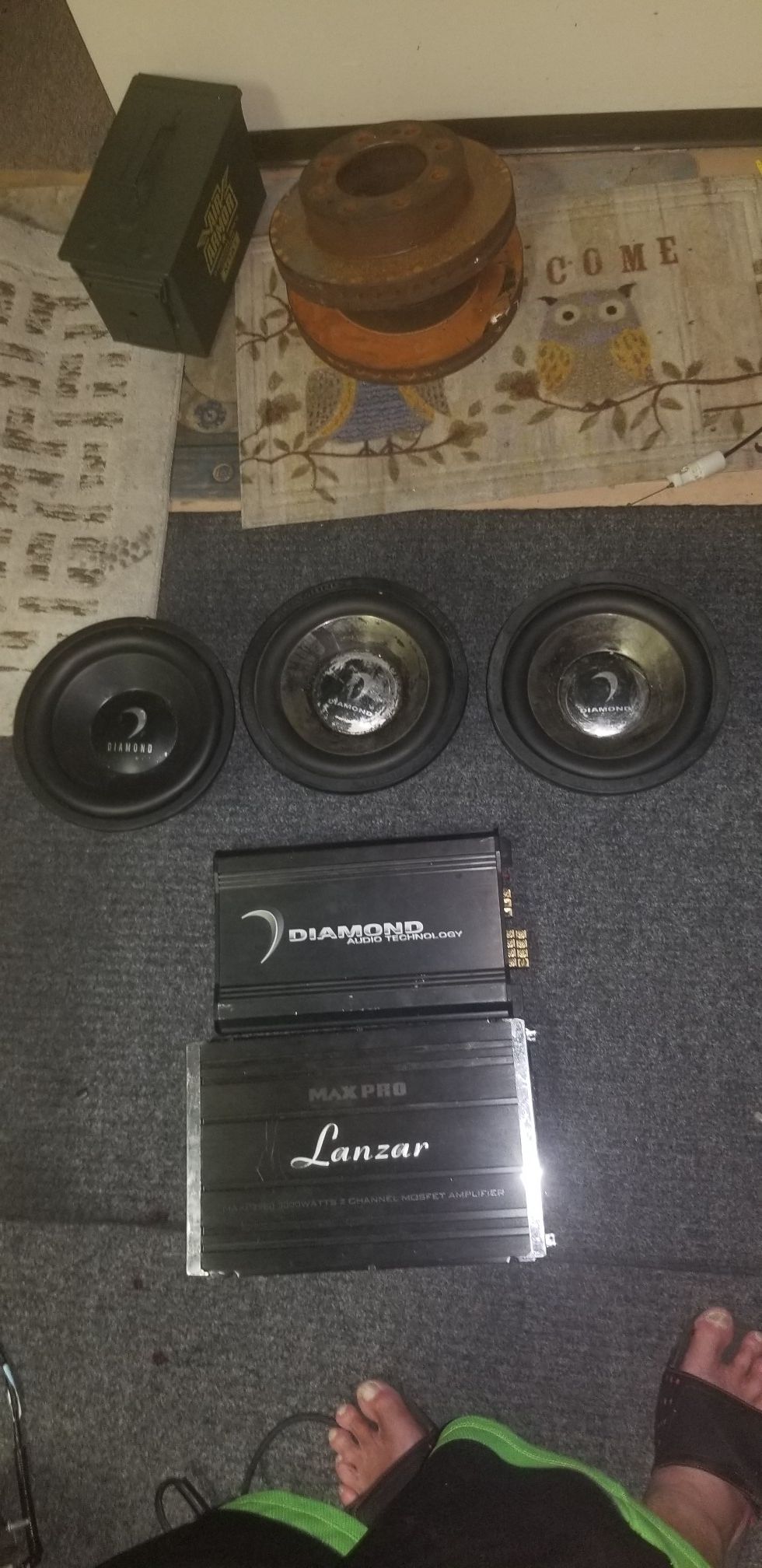 SELLING DIAMOND AUDIO 10 INCH SUBS AND 2 AND 4 CHANEL AMPS ALL IN GREAT WORKING C ONDITION HIGH END COMPONENTS!!