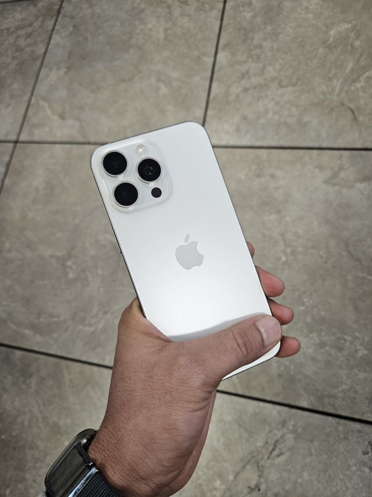 iPhone 15 Pro Max Unlocked 256GB