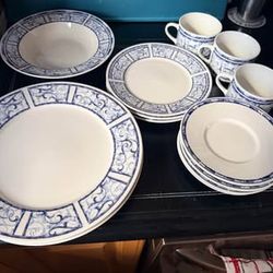 Oneida Breton Blue dinnerware set