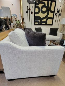 Sale.. sale.. Stylish Transitional Sofa & love Seat. Proudly Made in USA!!