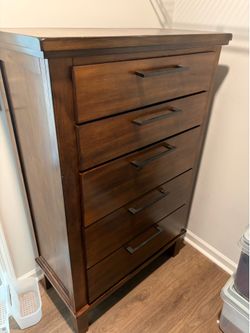 Ashley Furniture Dresser w/ matching Bed Side Tables (2)