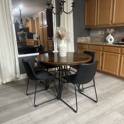 Round Kitchen Table- Great Condition $175