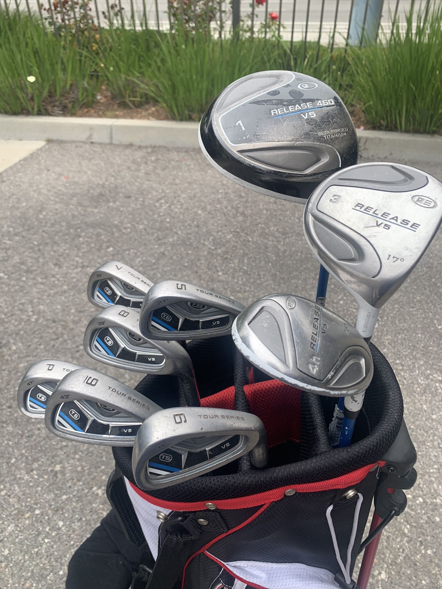 Junior Golf set Irons 5-9 PW, Hybrid, Fairway wood and Driver