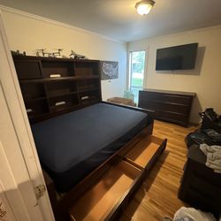 Bed and Dresser set (Full/Queen)
