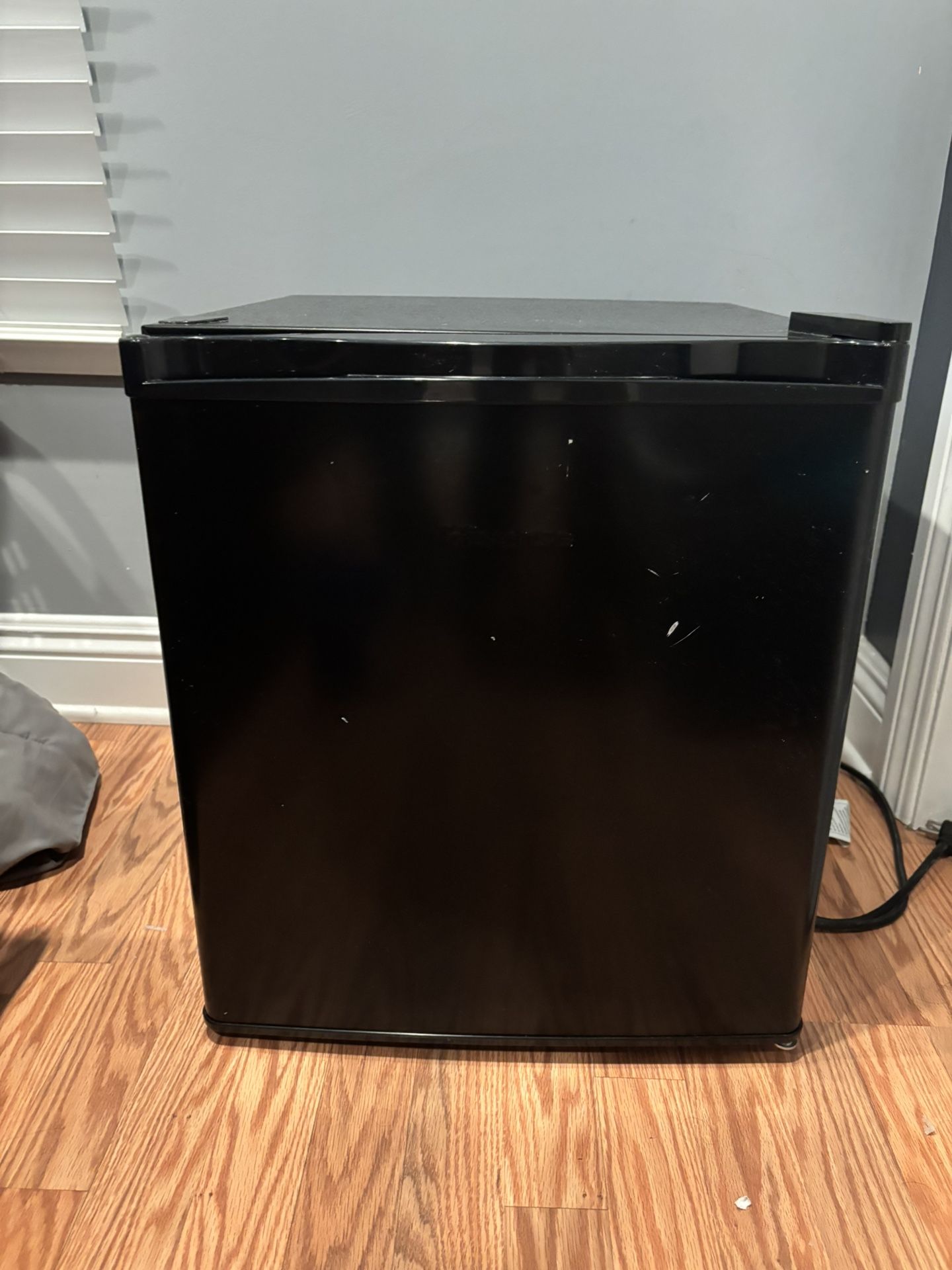Hisense Mini Fridge 