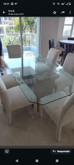 Table with 6 seats, glass with rounded