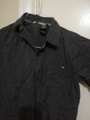 Shawn White short sleeve button up. Youth med