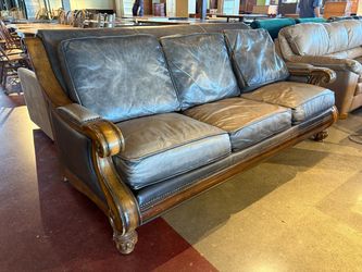 COLLEZIONA EUROPA Traditional Mocha Brown Leather Curved 3-Seater Sofa