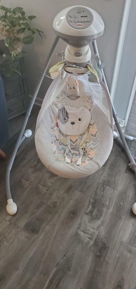 Baby Fisher Price swing & Bouncer 
