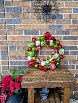 Vintage Christmas Baubles Ornament Wreath Grinch Colors 19 " Diameter 