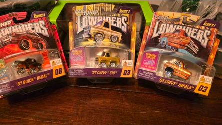 Car-Tuned Lowriders Die-Cast Set of 3