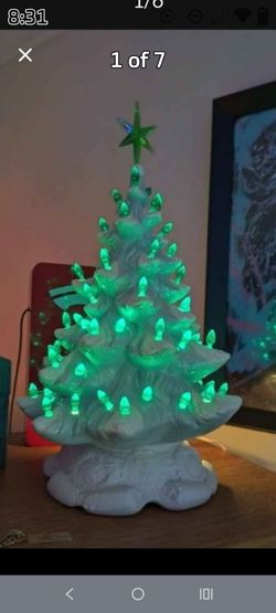 *Vintage*ceramic  Christmas tree Popular back in the day. Great condition!