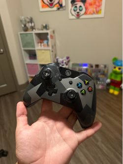 Xbox 360 halo controller rare collector item