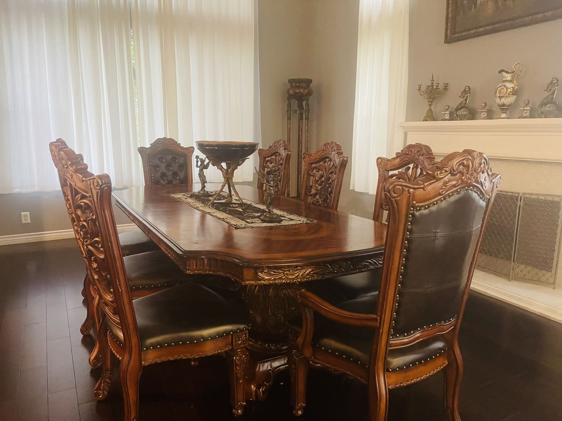 Dining table 