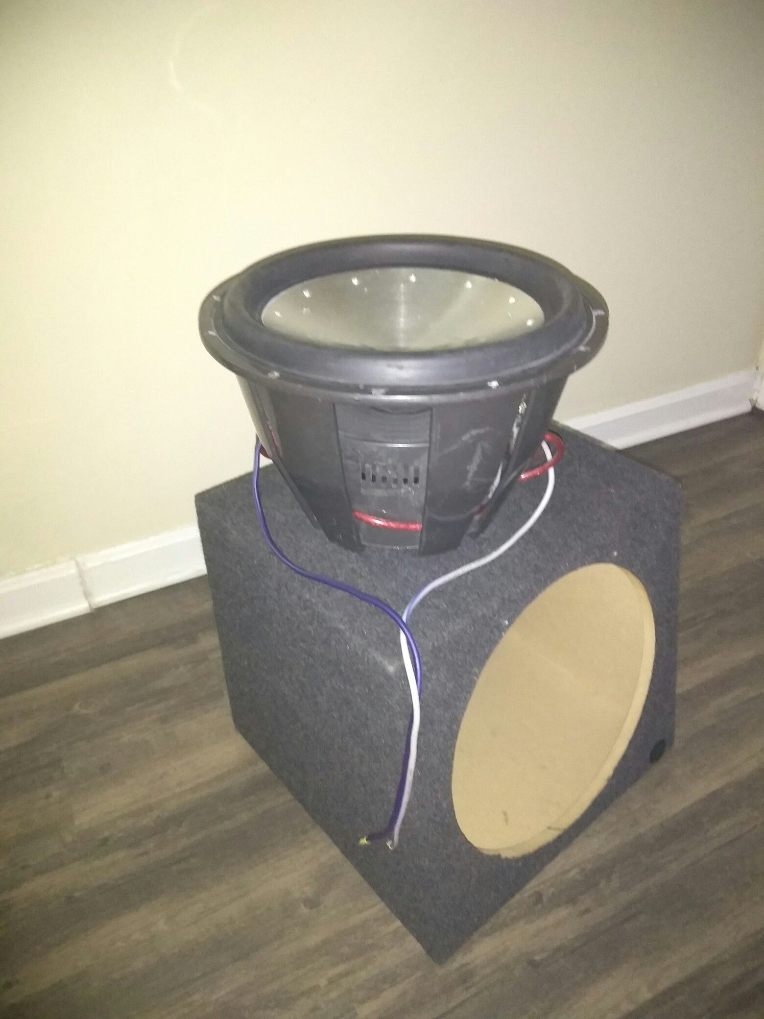 15" Rockford Fosgate T1 Punch DVC 4 ohm Sub