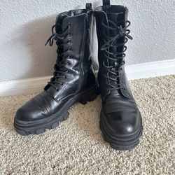 Combat boots