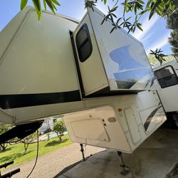 2008 Keystone Cougar 29RKS 