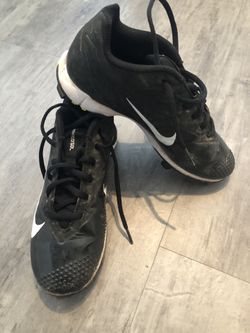 Girls Nike softball cleats