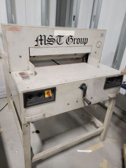 Paper cutter