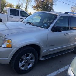 2005 Ford Explorer